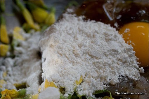 tom-yum-goong-thaawt-man-daawk-sa-noh-13