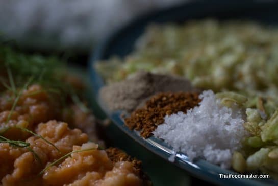 ข้าวเม่าเบื้อง ; khaao mao beuuang